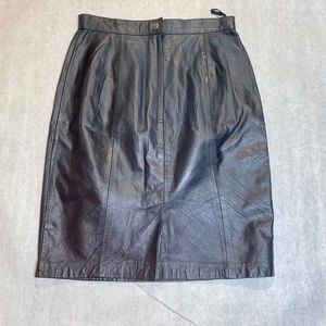EXPRESS Black faux leather skirt